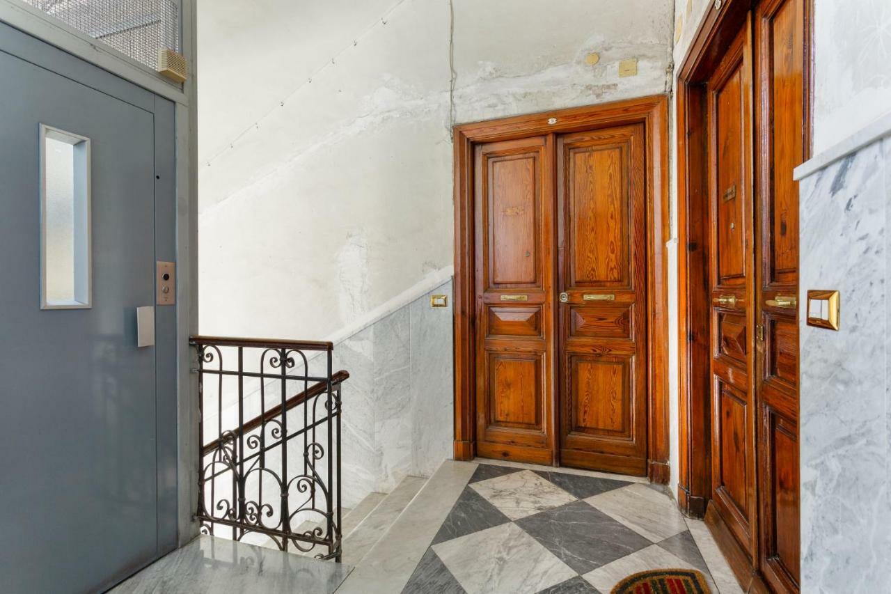 Апартаменты La Smorfia Napoli Экстерьер фото